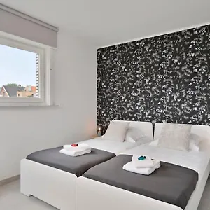  Vakantiehuis Huswell - Spacious With Garden Near The & Sea België