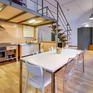 https://apartamento-sleepingbcn-hol.catalonia-hotels.com